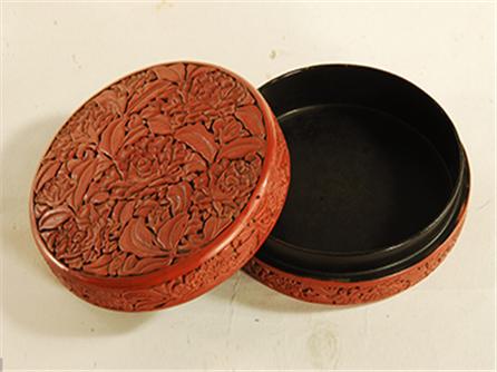 剔红牡丹圆盒 明永乐（1403-1424年）