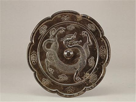  葵形千秋龙纹镜 唐（618-907年）