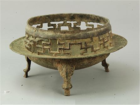“卐”字围栏火盆 辽（916-1125年）
